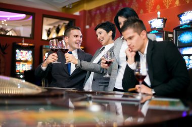 iki çift Casino kumar