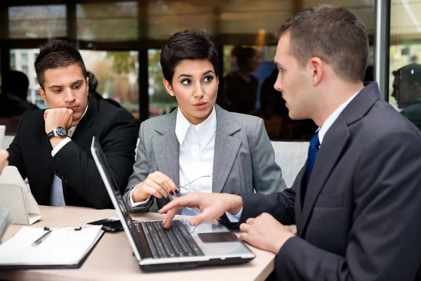 Business people having discussion — Stock Photo, Image