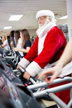 Santa üzerine bir treadmill egzersiz
