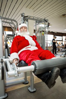 Noel Baba spor yapıyor