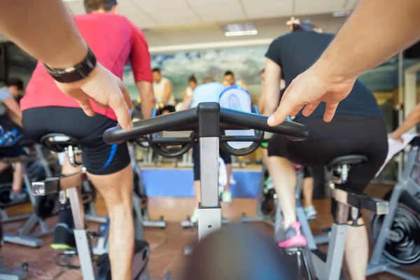 Spinning class at gym — Stock Photo, Image