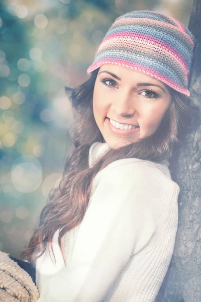 Outdoor autumn portrait of beautiful girl — Stock Photo, Image