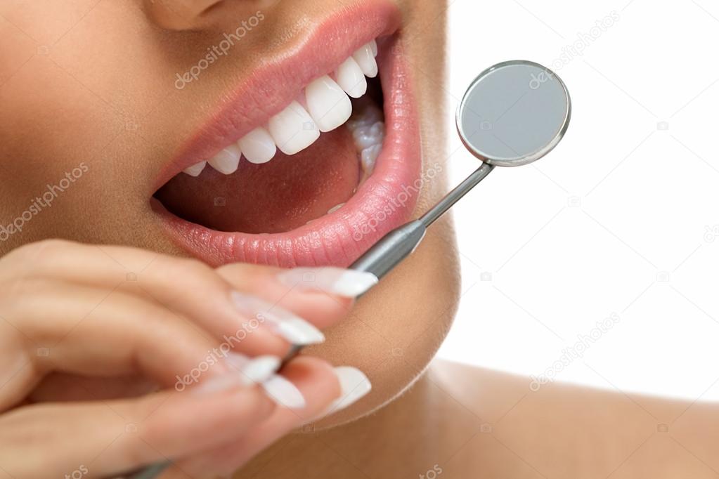 Healthy teeth and mirror