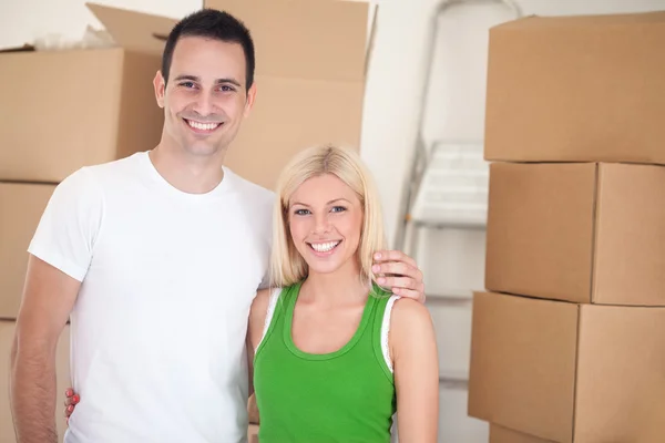 Couple in love in new home — Stock Photo, Image