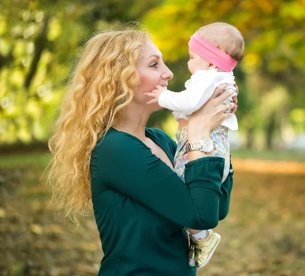 Beautiful mother and baby — Stock Photo, Image