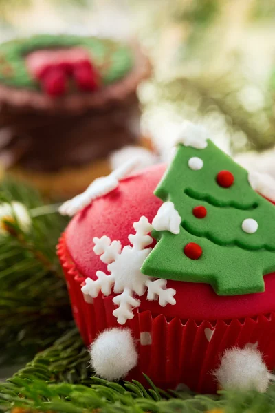 Noel ağacı ile cupcake — Stok fotoğraf