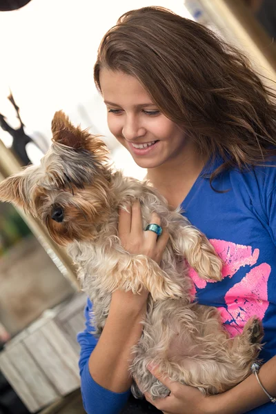 Teenager with dog — Stock Photo, Image