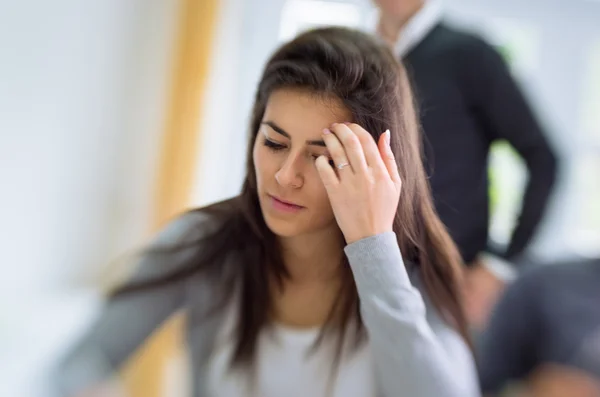 Retrato de mulher jovem estressada — Fotografia de Stock