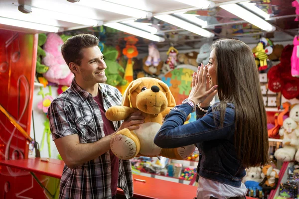 Man giving big teddy bear his girlfriend — Stock Photo, Image