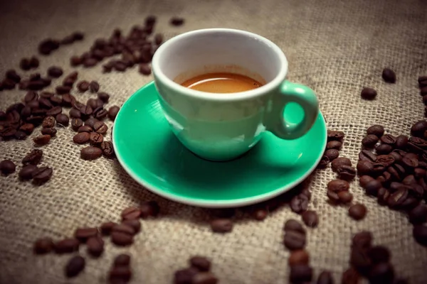 Großaufnahme Einer Frischen Kaffeetasse Dekoriert — Stockfoto