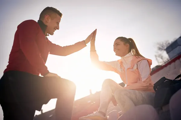 Happy Sporty Couple Chatting Together Training — Stock Photo, Image