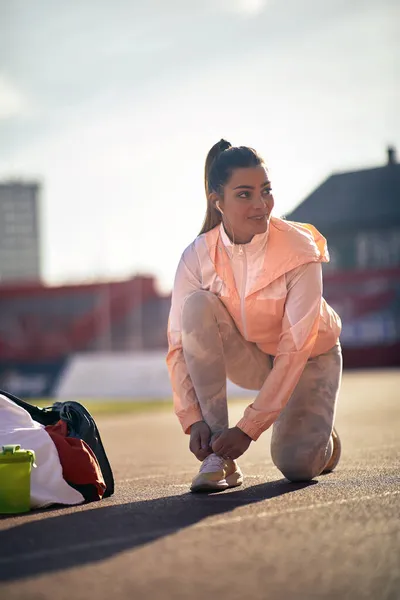 Caucasian Female Runner Training Race Stadium — Stock Photo, Image