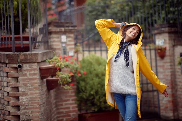 Young Girl Street Walk Cloudy Day Good Mood While Enjoying — Stock Photo, Image