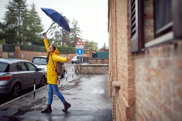 Young Cheerful Woman Blue Umbrella Dancing While Walking City Good — Stock Photo, Image