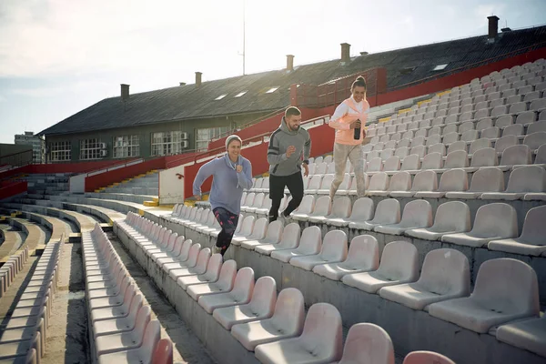 Group Friends Training Together Bleachers — Stock Photo, Image