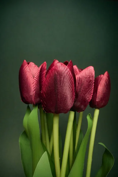 背景に美しい春の花チューリップの花束のクローズアップ — ストック写真