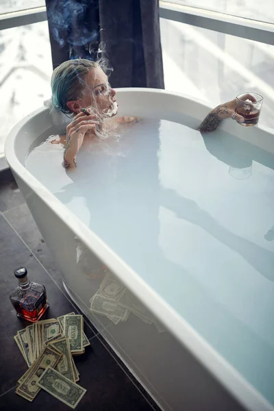 Close Hot Girl Taking Bath Bath Tub Hedonistic Lifestyle — Stock Photo, Image