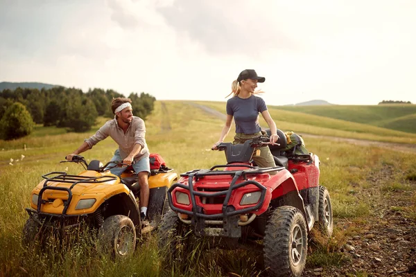 People Riding Red Quad Bike Quad Bikes Mountains — Stock Photo, Image