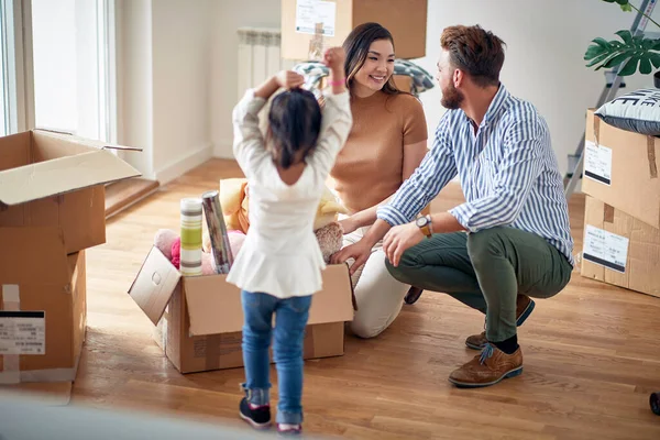 Beautiful Young Multiethnic Couple Looking Each Other Smiling Together Daughter — Stock Photo, Image