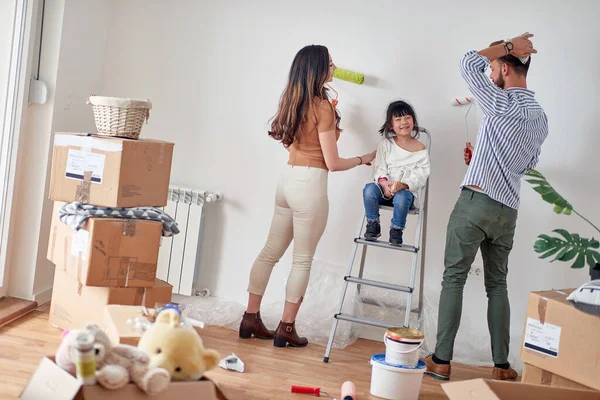 Little Girl Sitting Ladder Parents New Apartment Playing Paint Wall — Stock Photo, Image