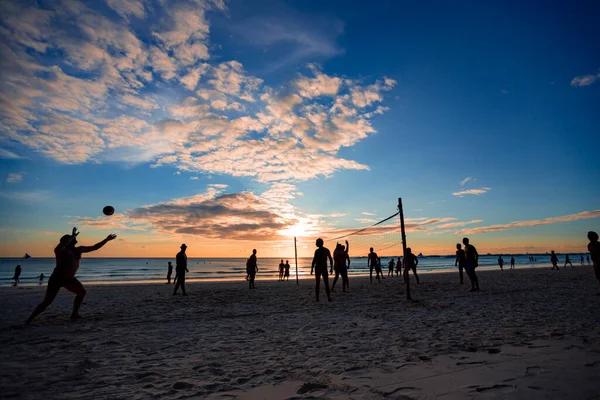 沙滩排球在日落时 — 图库照片