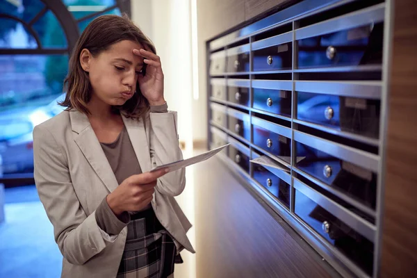 Worried Young Woman Looking Just Received Mail — Stock Photo, Image