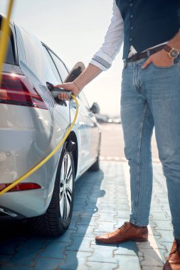 Yakıt ikmali, konsept. 