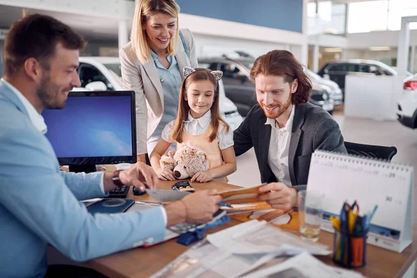 Lovely Caucasian Family Buying New Car Together Themselves — 스톡 사진