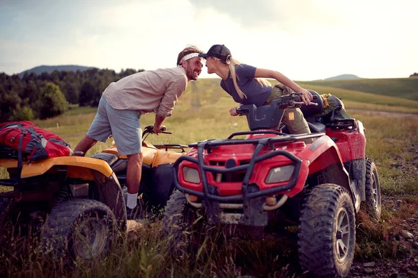 Two Lovers Driving Quads Together Nature Active Vacation Concept — 스톡 사진