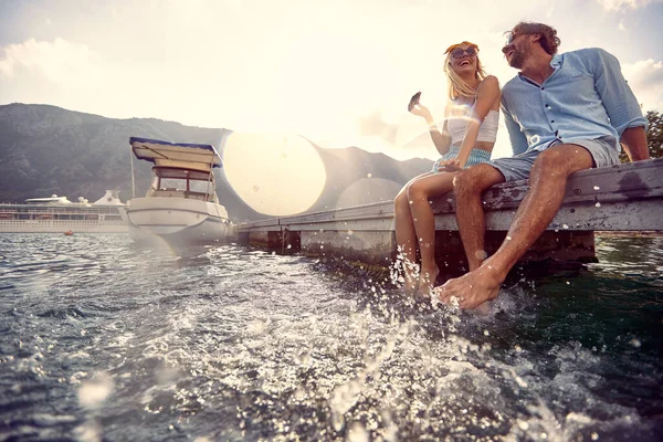 Cheerful Young Couple Water Eating Watermelon Laughing Together Tourism Summertime — Foto Stock