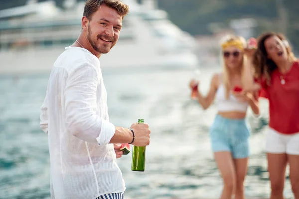 Happy Man Enjoying Day Lake Laughing Drinking Beers — Stock Photo, Image