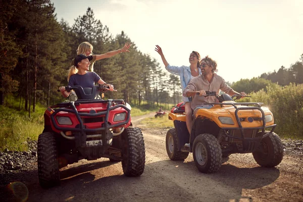 Group Traveler Friends Driving Quads Nature — Stock Photo, Image