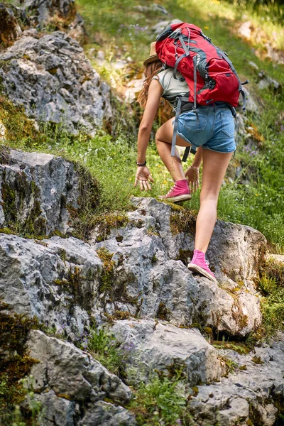 Sexy Girl Climbing Rocks While Hiking Mountain Beautiful Day Trip — Stock Photo, Image