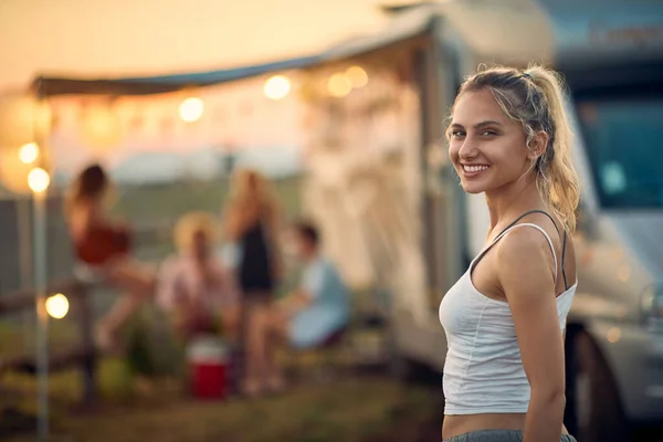 Smiling Girl Front Camper Van Travel Friendship Celebration Concept —  Fotos de Stock