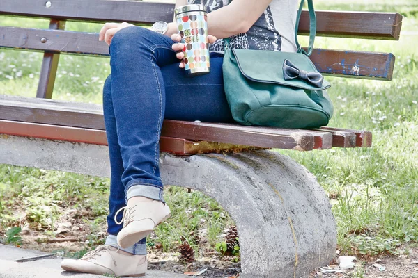 Girl drinking coffee — Stock Photo, Image