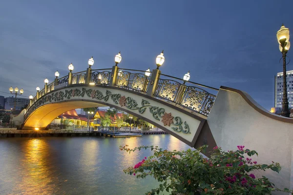 Kampung Morten Bridge Over Melaka River Waterfront at Blue Hour — Stock Photo, Image