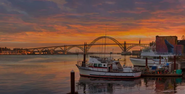 Yaquina Bay Bridge Newport Oregon Sunset Usa United States — стоковое фото