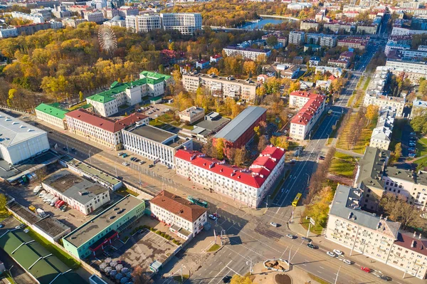 ベラルーシのミンスク 2021年10月16日 市内のザハラヴァ通りの空中ビュー — ストック写真