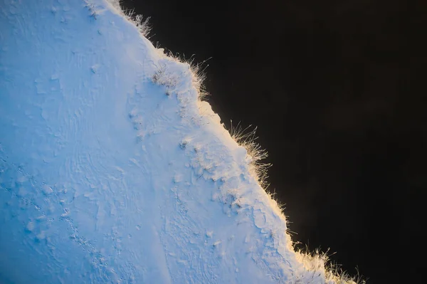 Blick Von Oben Auf Die Winterküste Mit Schnee Und Einem — Stockfoto
