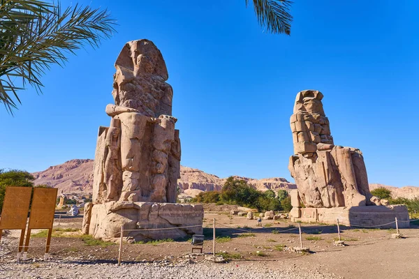 Louxor Égypte Janvier 2021 Vue Des Colosses Memnon Lieu Touristique — Photo