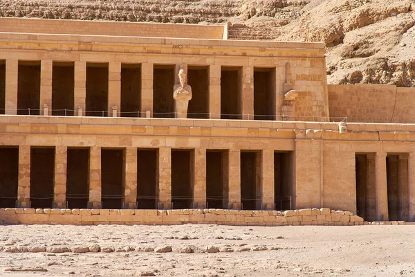 Antiguas Ruinas Del Templo Hatshepsut Luxor Egipto Fragmento Del Edificio — Foto de Stock