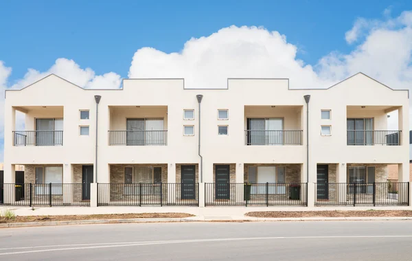 Modernt förorts hus — Stockfoto