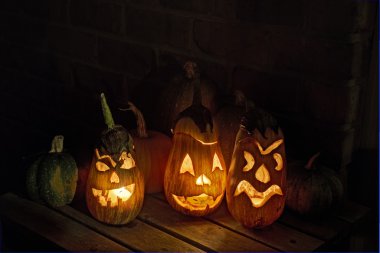 squashes ve halloween patlıcan oymalı fenerler