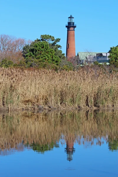 Der currituck beach leuchtturm in der nähe von corolla, nördlich carolina vert — Stockfoto