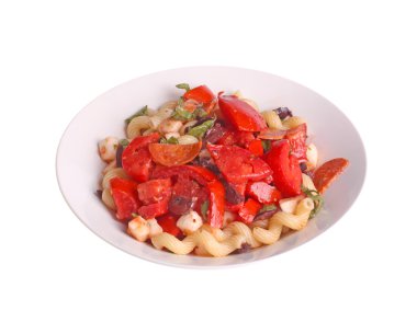 soğuk makarna salatası, domates, zeytin, fesleğen, biberli ve moz