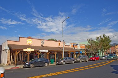 Lincoln Caddesi (karayolu 29), ca aracılığıyla ana yol göster