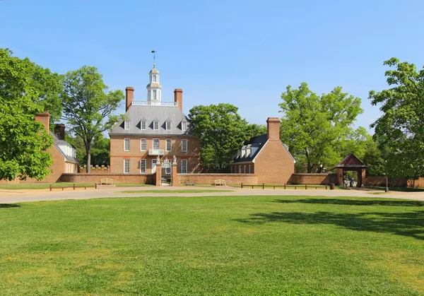 Het paleis van de gouverneurs gebouw in koloniale williamsburg, virginia — Stockfoto