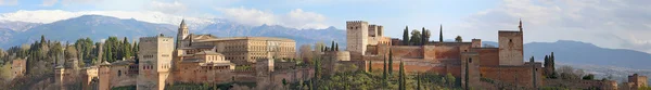 Panorama pałacu alhambra w Granadzie, Hiszpania — Zdjęcie stockowe