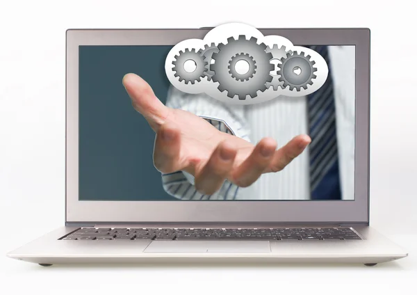 Empresário estender a mão do laptop com abertura da palma e cl — Fotografia de Stock