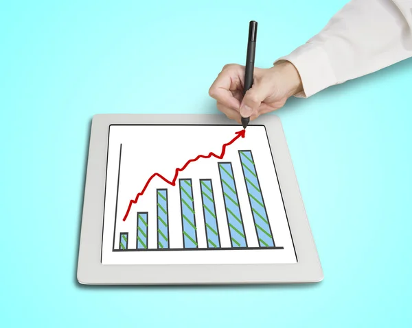 Hand tekenen van groei rode pijl en grafiek op tafel — Stockfoto